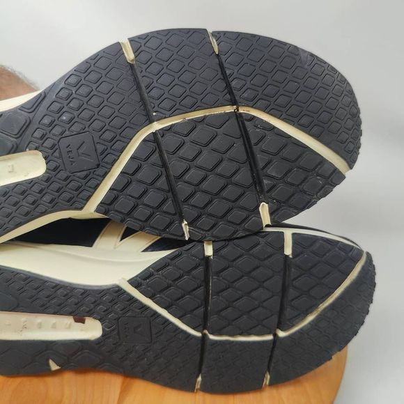 Veja Condor 2 Alveomesh Running Shoes- Mens- Size 11.5- Black White- Sneakers - Picture 5 of 12